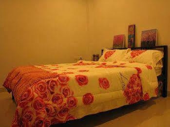 Centana Apartment Bangkok Exterior photo
