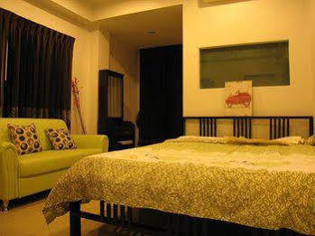 Centana Apartment Bangkok Exterior photo