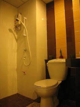 Centana Apartment Bangkok Exterior photo